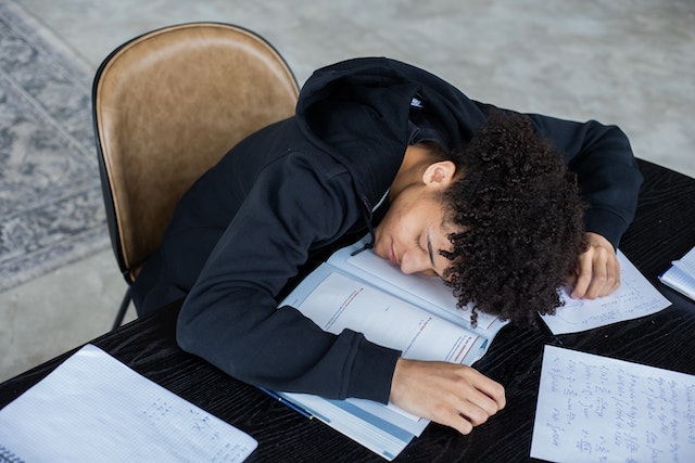 8 Sleep Tips For Teens To Help Them Pass Their Exams